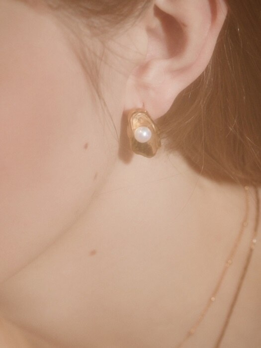 Pearl Shell Earring