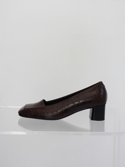 Square patches pumps Brown