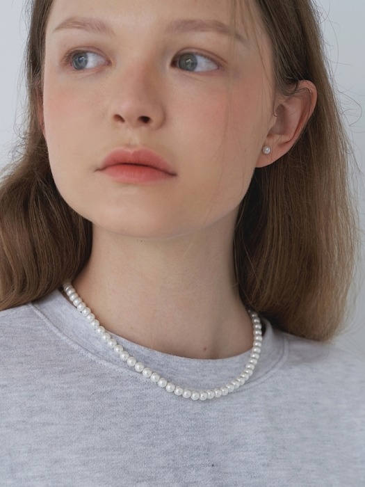 Shiny Soft Slim Pearl Necklace