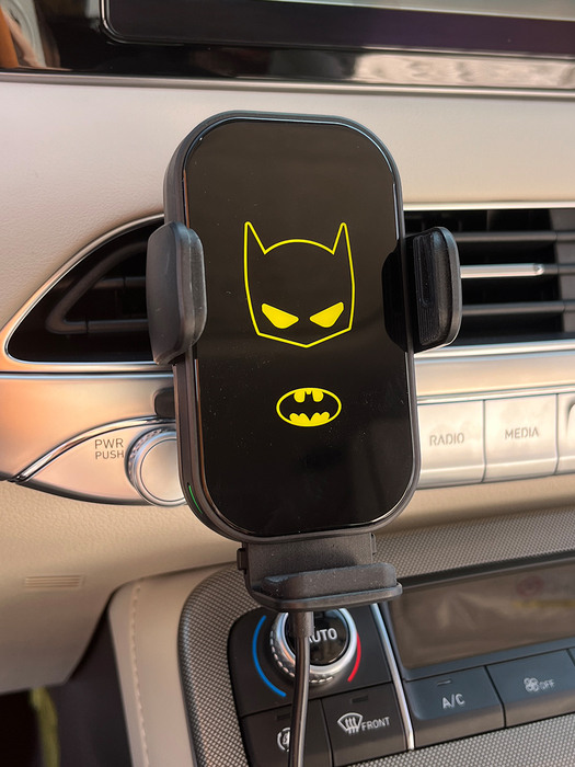 배트맨 LED 차량용 고속 무선 충전 거치대