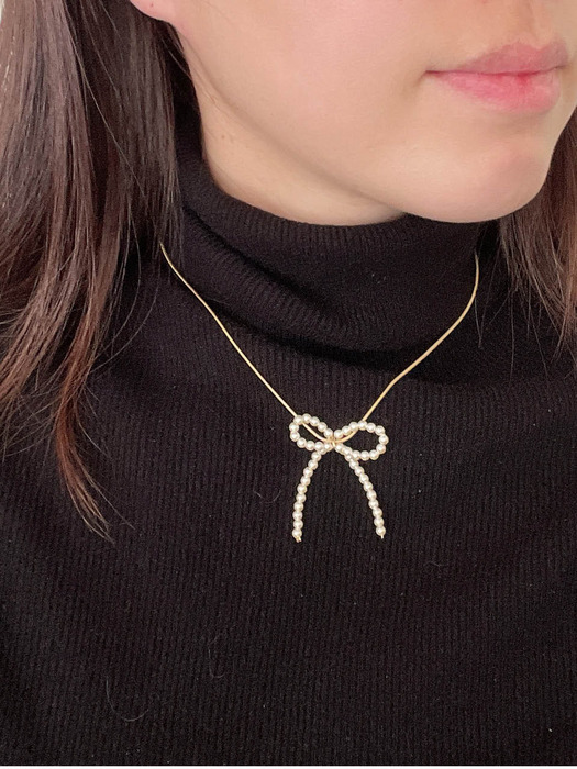 Tie a Bow Pearl Necklace