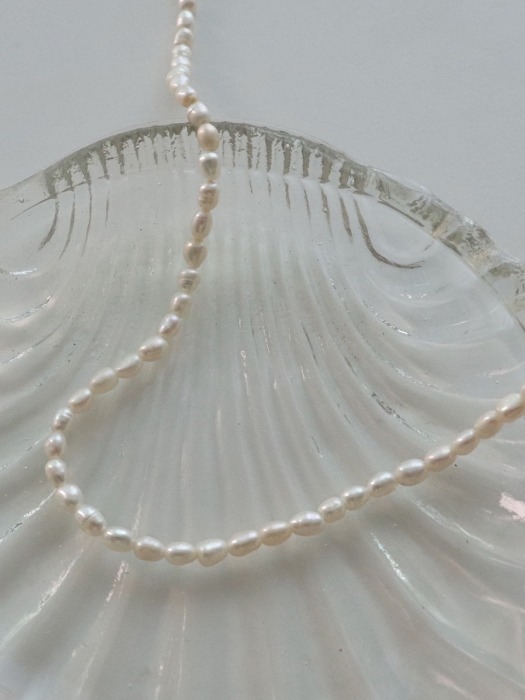 Pearl round necklace