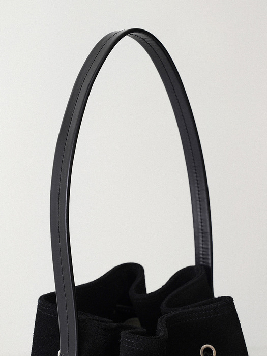 Suede bucket bag (Black)