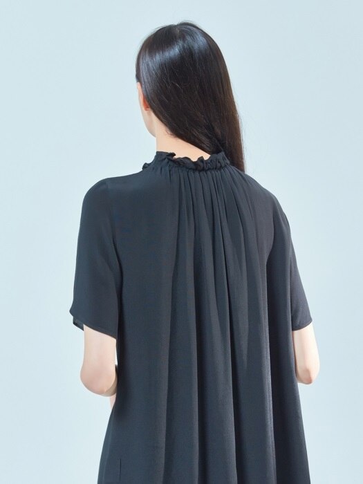 shirring blouse black