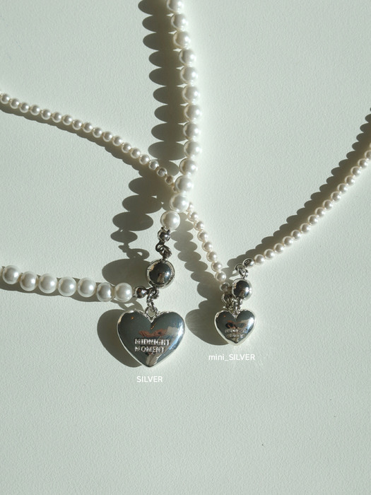 magnet love pearl necklace (2COLORS)