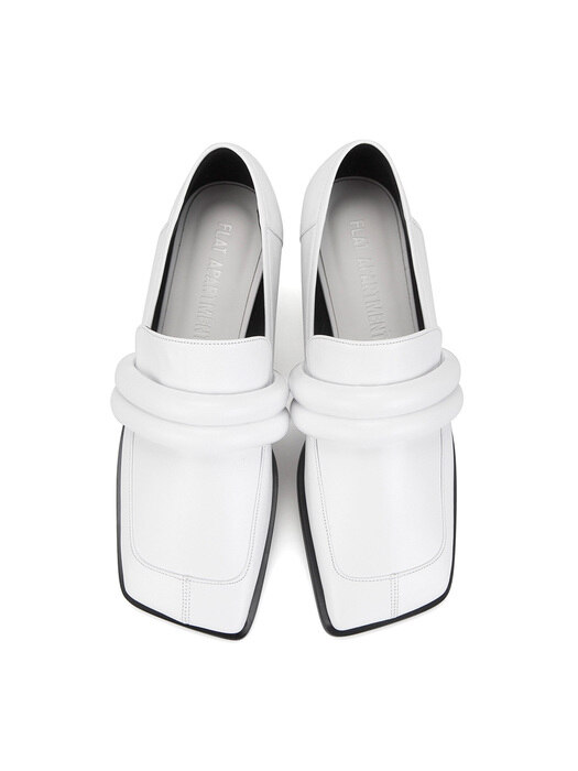 Squared toe loafers | White