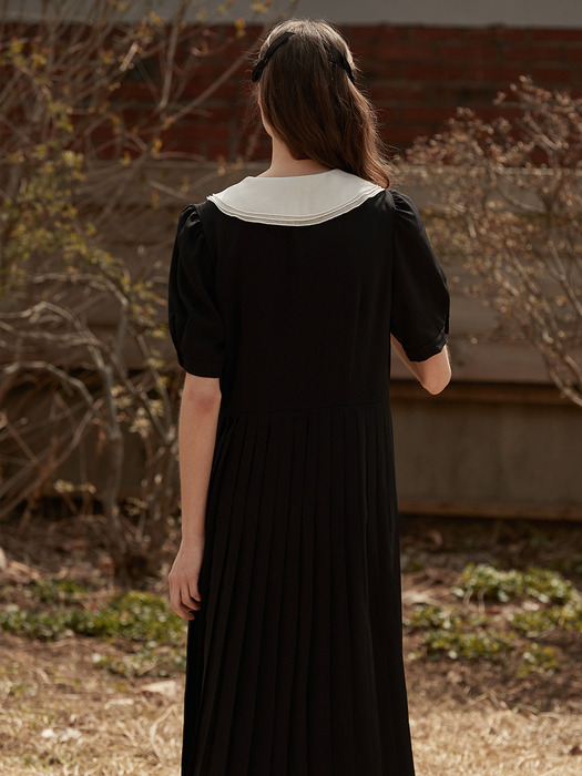 [단독]Sheer collar pleats dress - Black