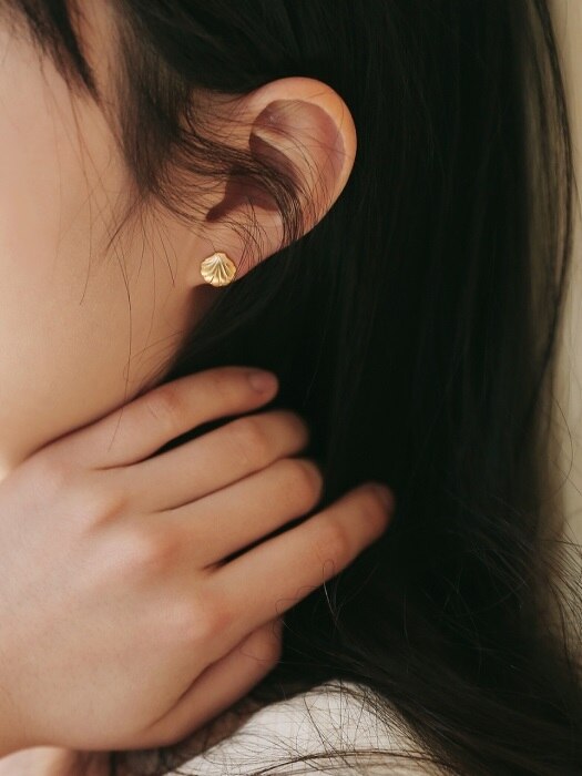 mini clam earrings (2colors)