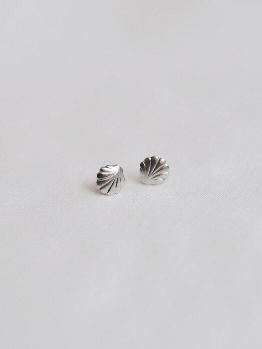 mini clam earrings (2colors)