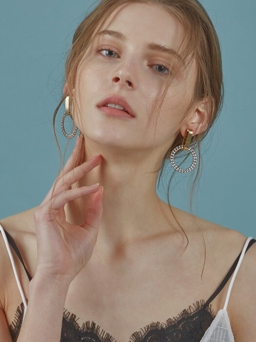 Emily Chain Ring earring