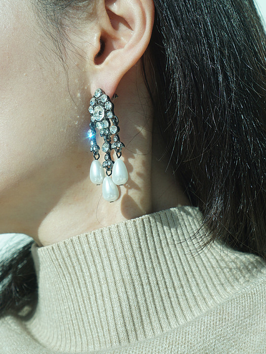 pearl tears earrings