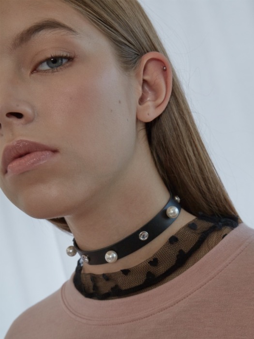 Pearl Cubic Leather Choker