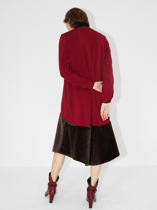 V-NECK FUR SHIRRING DRESS_WINE