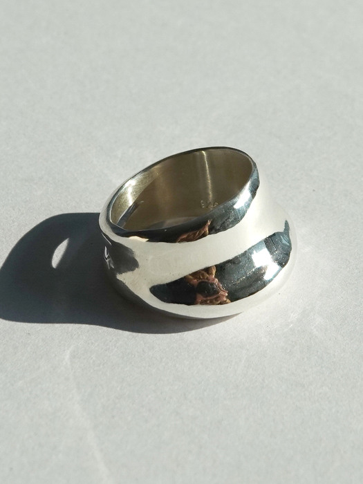 Body Curve Ring_ Silver