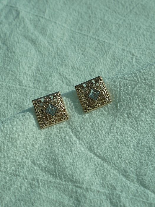granada earrings