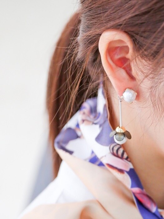 SM-17-ACC33 (earrings)