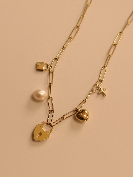shining heart lock necklace