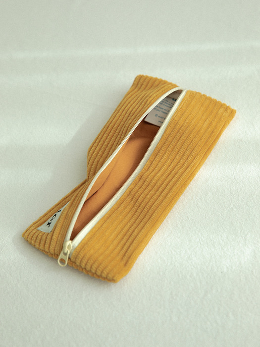 ouior flat pencil case - corduroy tangerine yellow (middle zipper)
