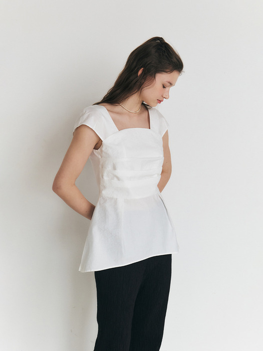 MARIE square neck pleats detail Fit&A blouse_White