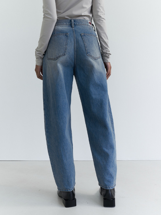 Twist lined round jeans (Washed light blue)