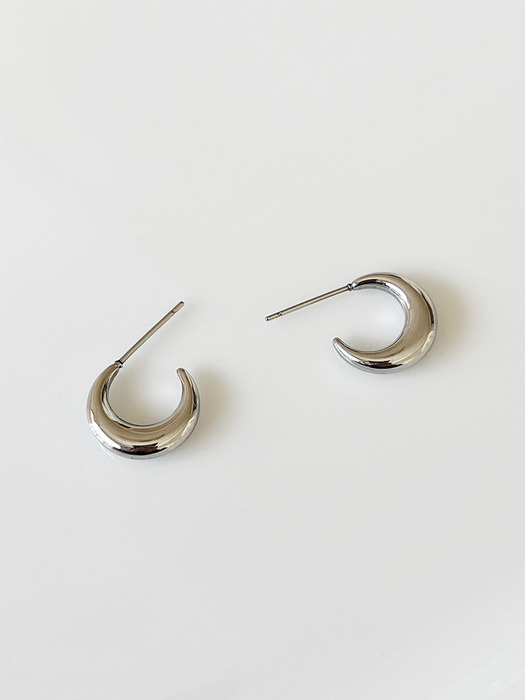 crescent moon earrings (2colors)