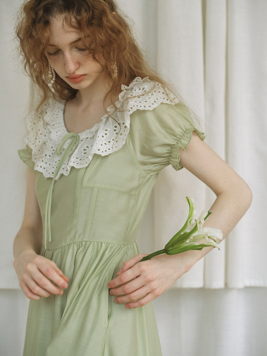 Cest_Greentea double leaf collar dress