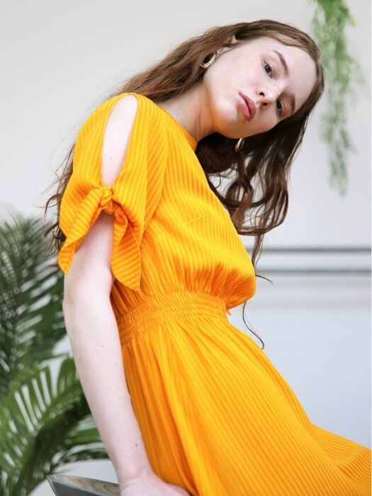Slit Sleeve Dress_Yellow
