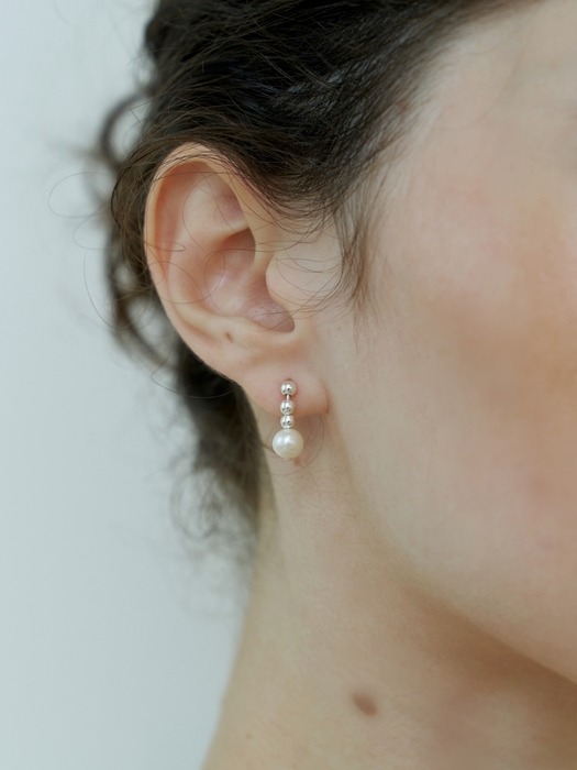 Hematite & Pearl Stick Earrings