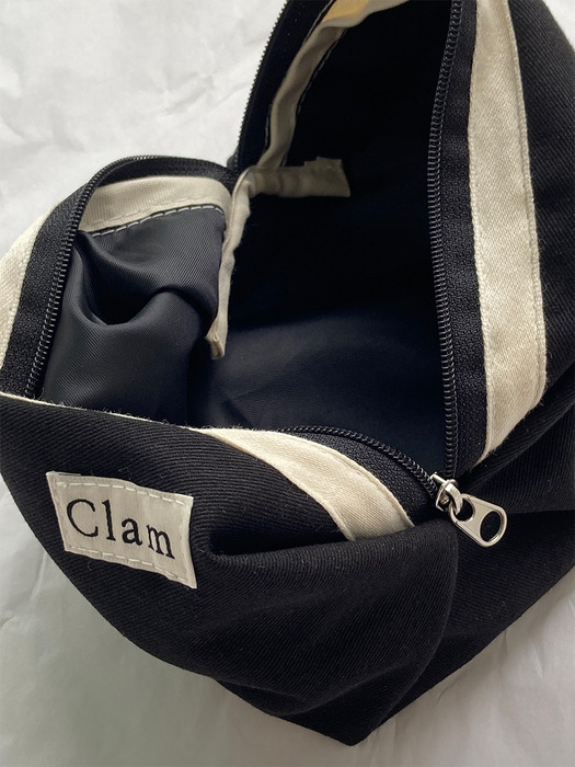 Clam round pouch _ Black