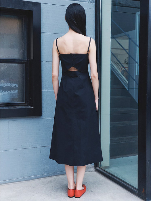 Back Point Layered Dress  Black (KE4371M065)