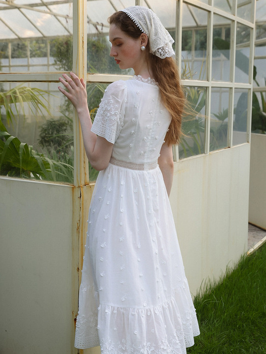 Cest_Embroidered lace fishtail dress