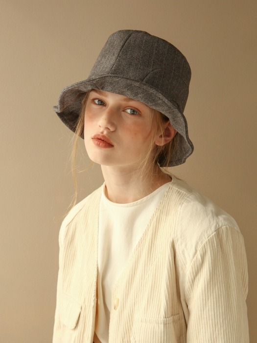 Multi panel bucket hat - wool from Italy
