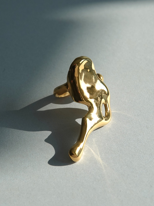 Movement Ring_ Gold