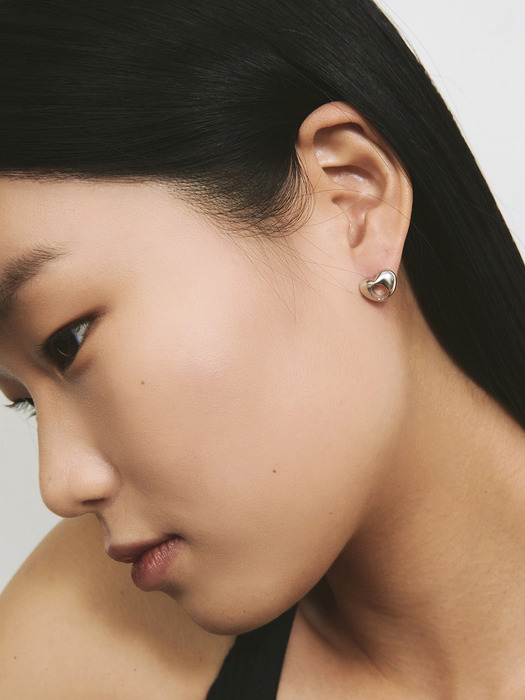 [925 silver] Tiny hole heart post earrings