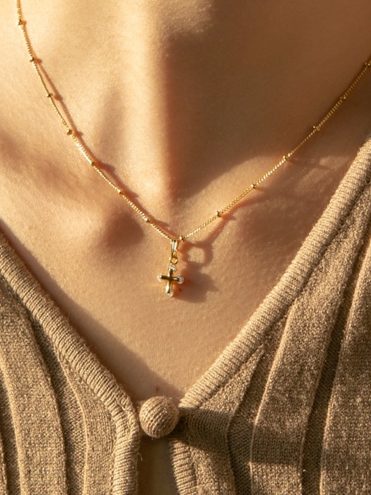 cross cubic necklace