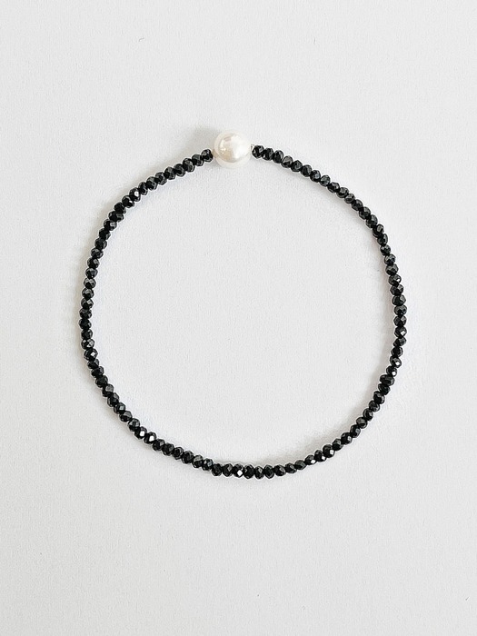 Black Spinel & Pearl Bracelet