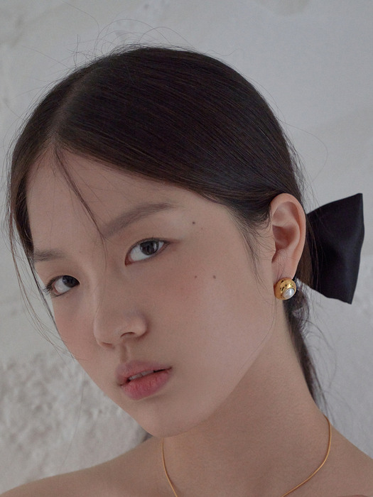rosalie pearl gold earring 