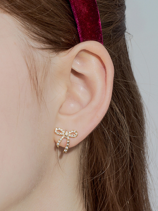 joyful ribbon cubic earring