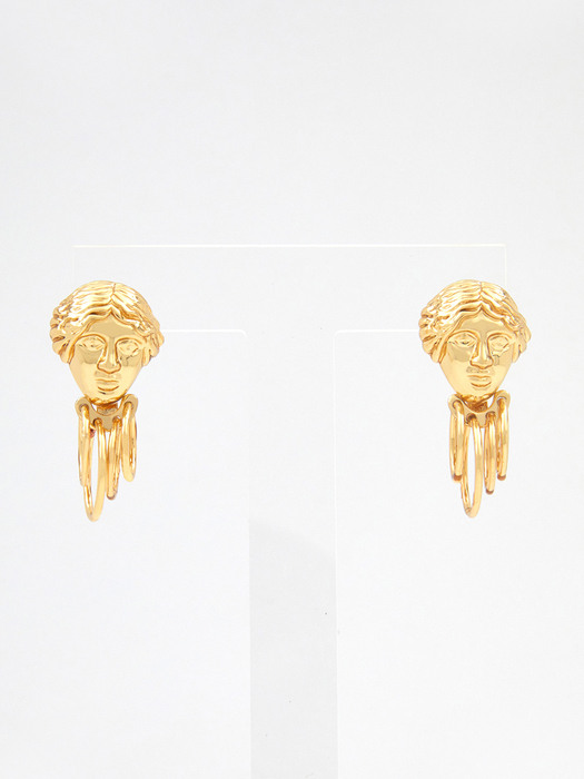 Victory Goddess Earrings_Gold