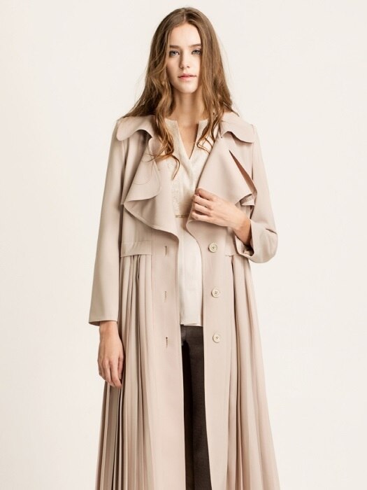Pleated trench