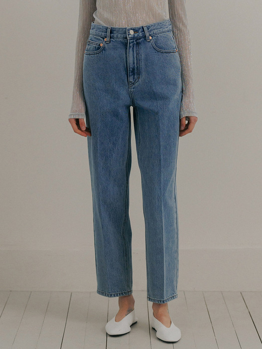 curved cropped jeans (light blue)