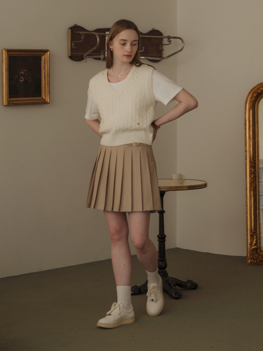 Buckle point pleats skirt(Light beige)