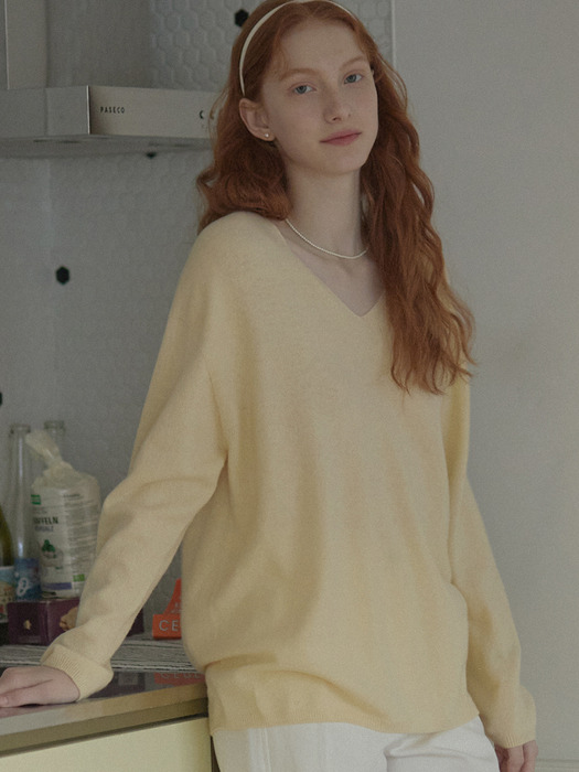V-Neck Knit - Butter yellow