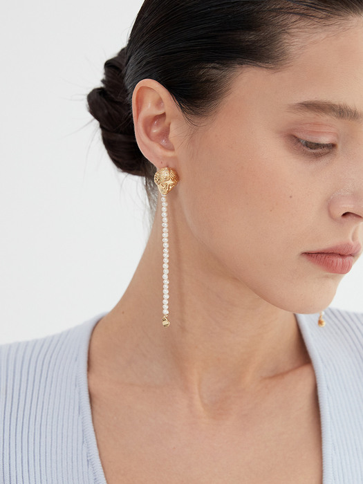 Fortune Goddess Pearl Earrings