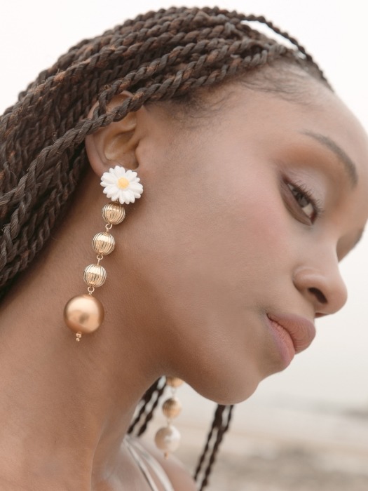 daisy flower Pearl Gold Ball Drop earrings