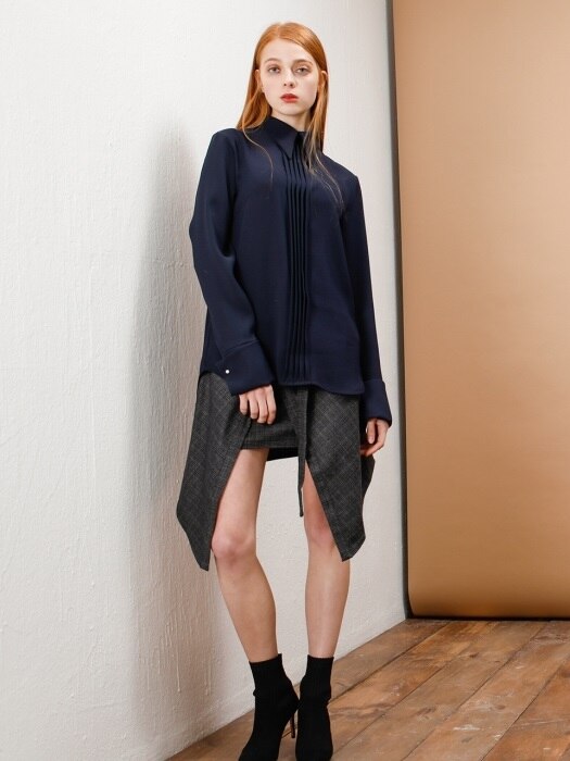 PEARL POINT PINTUCK BLOUSE_NAVY