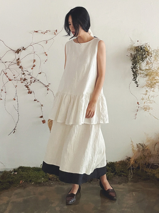 화이트 프티 드레스 : White petit dress