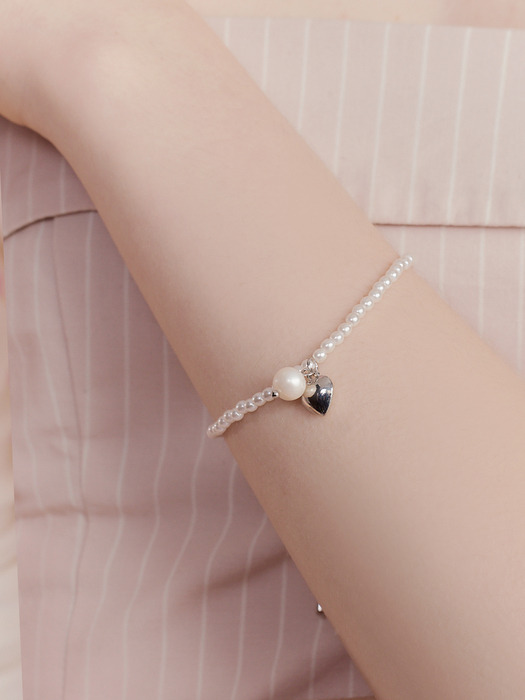 nest heart pearl bracelet