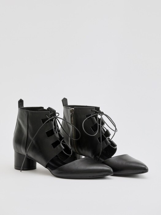 DALI 40 CUT OFF LACE-UP ANKLE BOOTS IN BLACK LEATHER