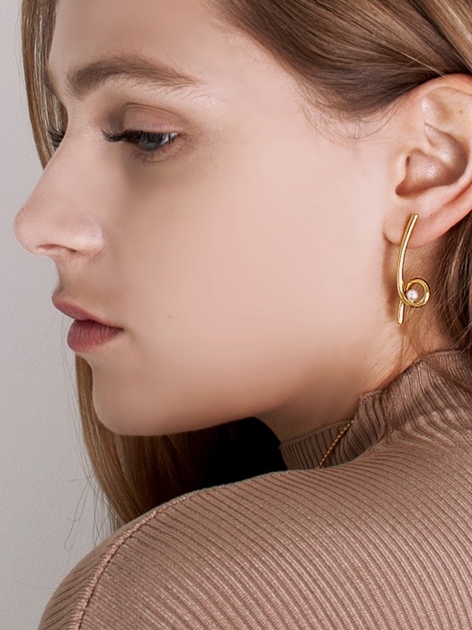 P.line earring